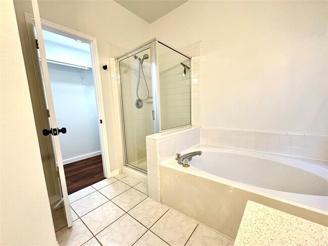 Foto del edificio - 14715 Trailbrook Dr