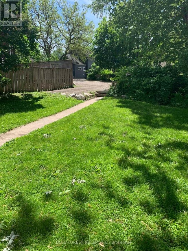 Photo du bâtiment - 1 Waverly Pl