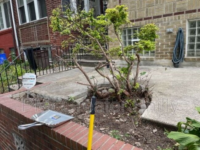 Foto del edificio - 5036 Stenton Ave