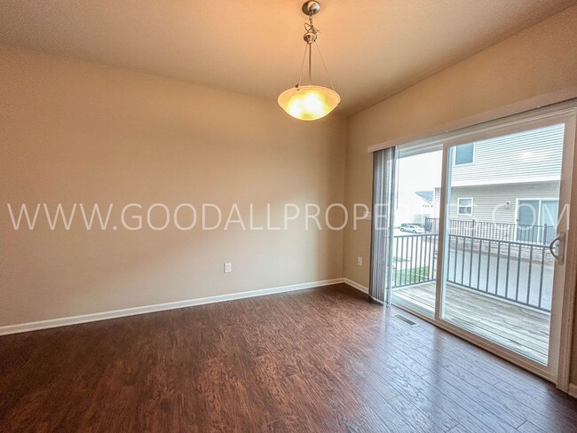 Foto del edificio - 3 Bedroom 2.5 Bathroom Townhome in West De...