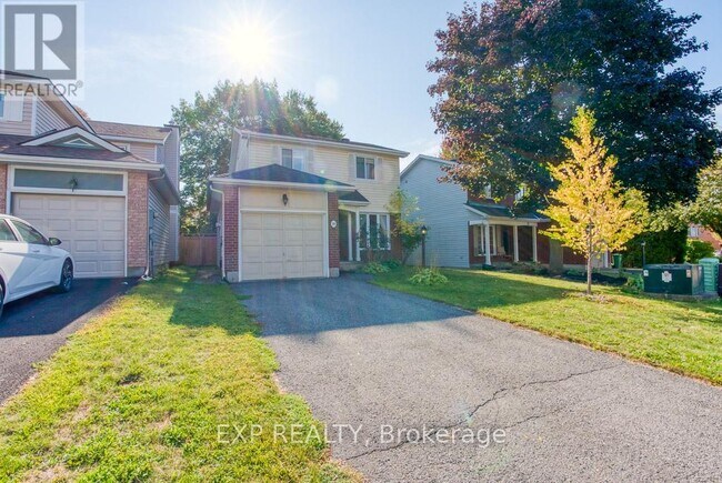 Building Photo - 14 Hawley Crescent