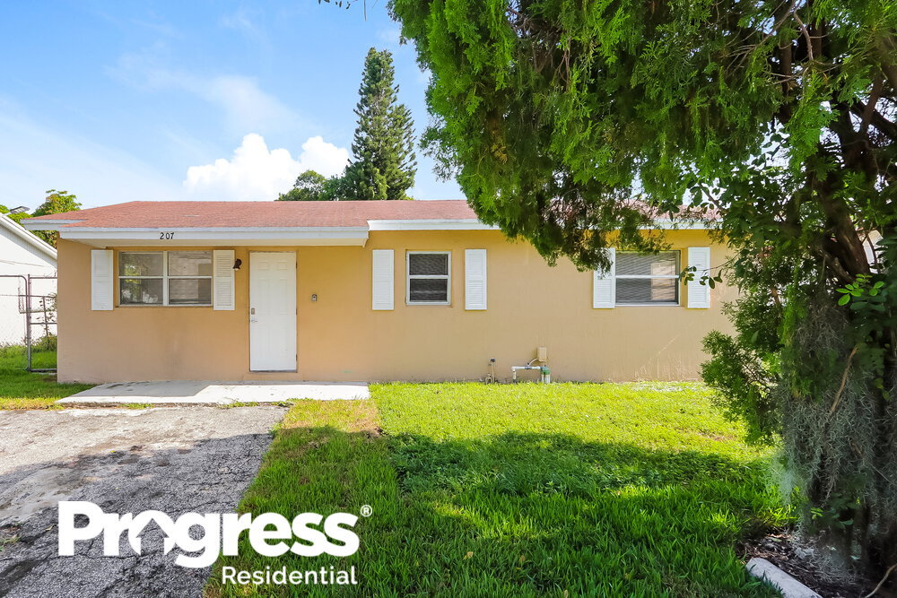 Foto principal - 207 SW 9th St