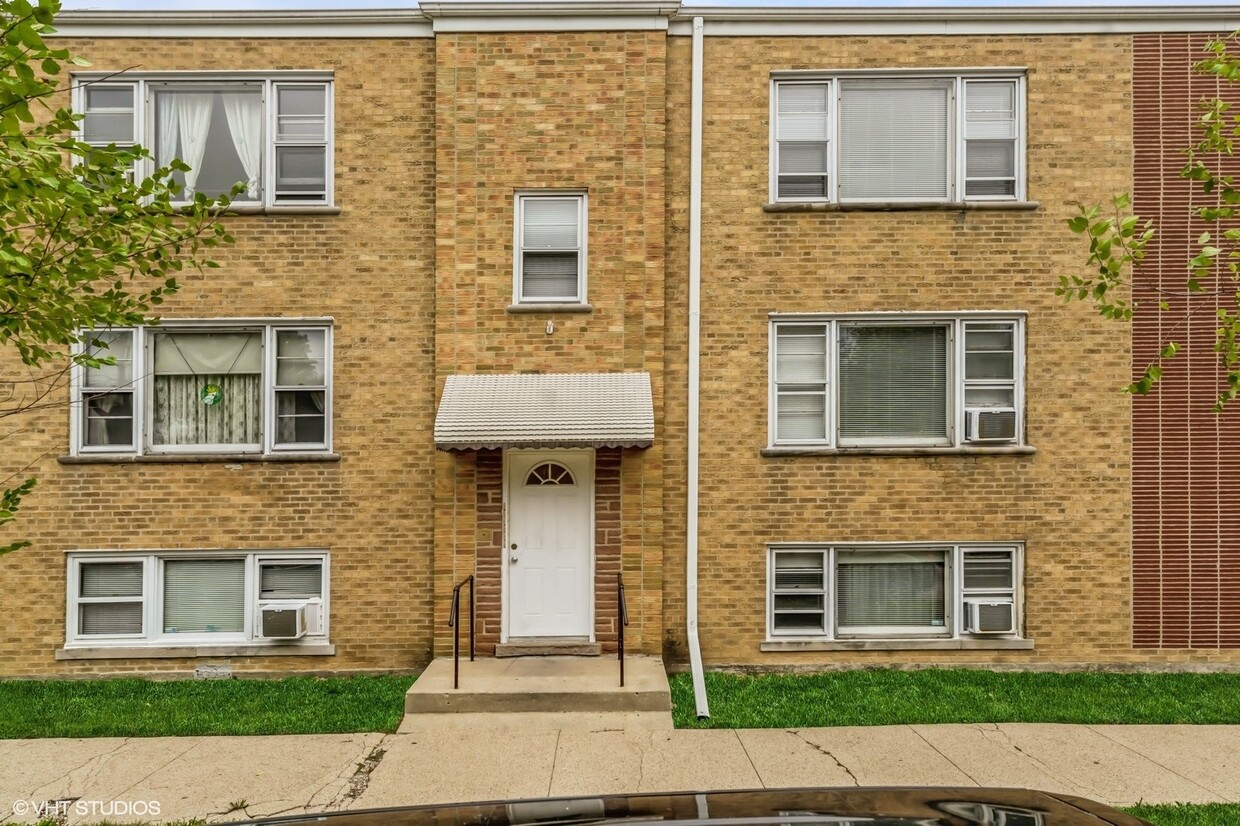 Foto principal - 7074 W Diversey Ave