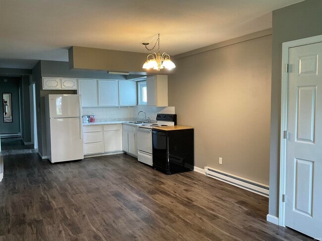Building Photo - 225 Marcelle Dr