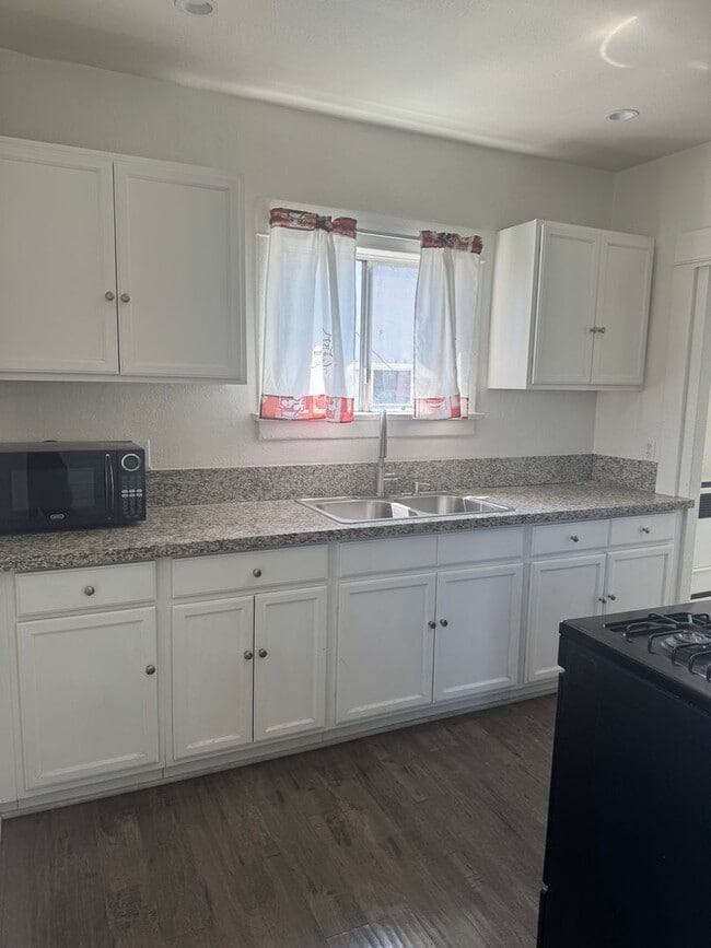 TROJAN WILDCAT 22ND STREET, LLC - TROJAN WILDCAT 22ND STREET, LLC Apartment