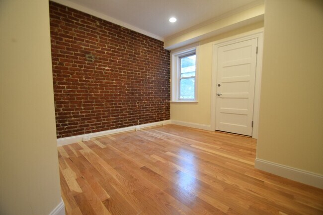 Foto del edificio - 1619 Beacon St