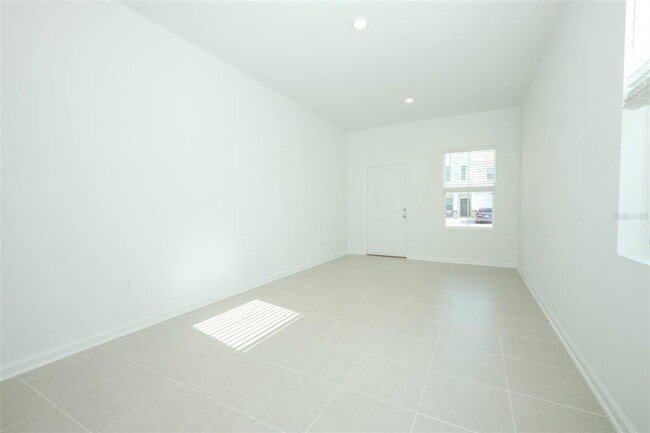 Building Photo - 2618 Skyline Lp