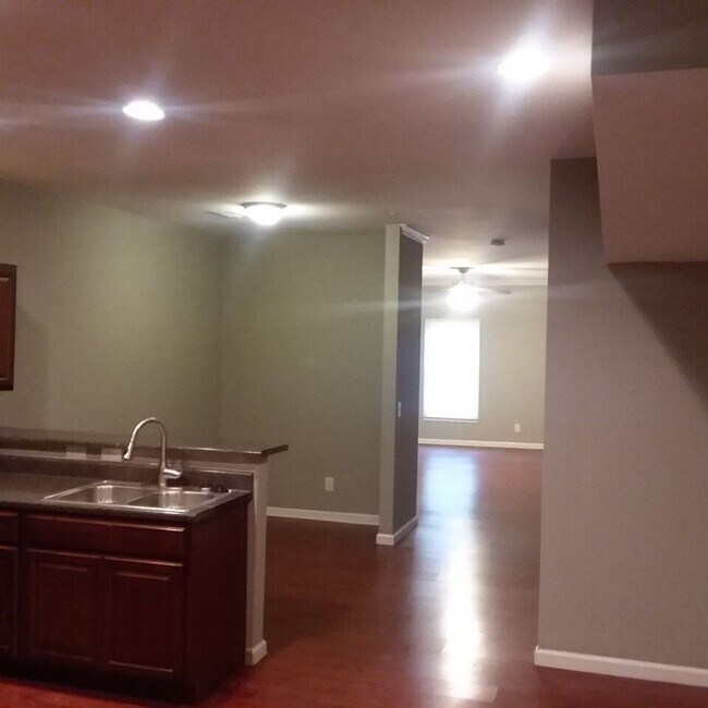 Building Photo - Best in Forest Park.  2016 Construction!!