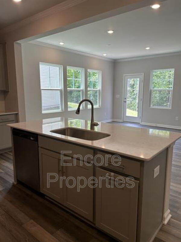 Photo - 143 Red Robin Rd House