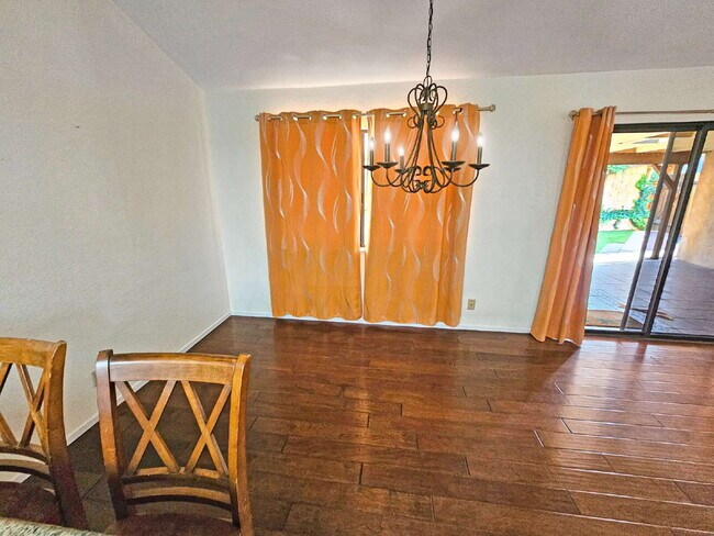 Foto del edificio - 413 Mt Rainier Pl