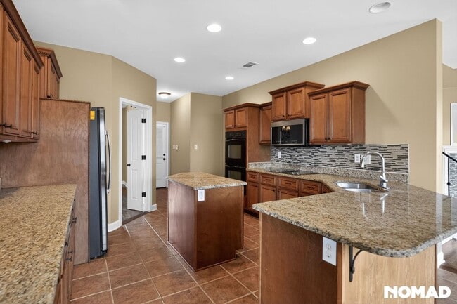 Foto del edificio - 4886 Fox Springs Dr