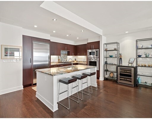 Primary Photo - 303 Columbus Ave