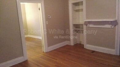 Building Photo - 111 S Main St