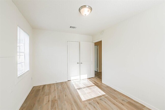 Foto del edificio - 6605 Bramley Dr