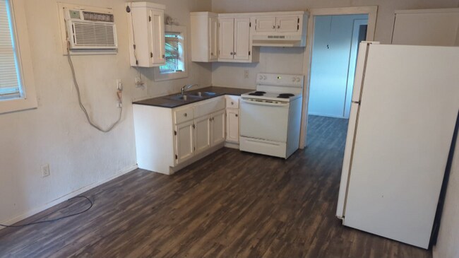 Foto del edificio - 405 N Clegg St