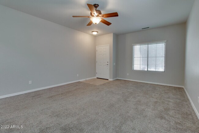 Foto del edificio - 15932 N 22nd Ln
