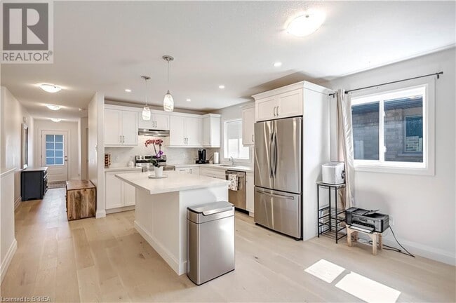 Photo du bâtiment - 15 Peachleaf Ln