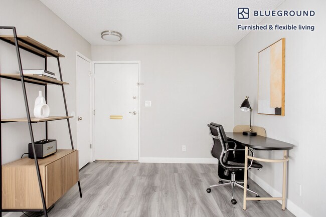 Foto del edificio - 8560 W Olympic Blvd
