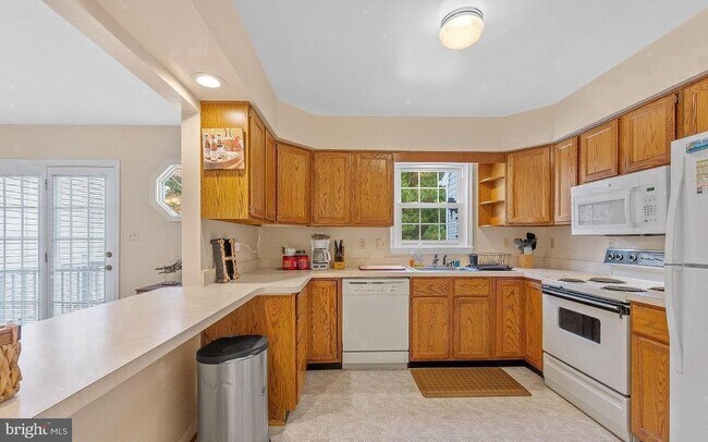 Foto del edificio - 560 Twin Cove Ln