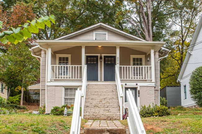Ormewood Park triplex located steps from the Southside Beltline trail - 894 Ormewood Ave SE
