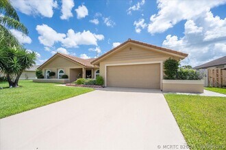 Building Photo - 1654 Farmington Cir