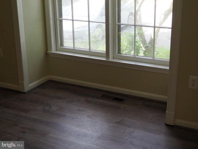 Foto del edificio - 5711 Crownleigh Ct