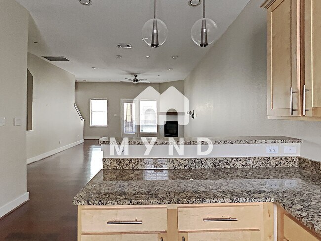 Foto del edificio - 5743 Prospect Ave Unit D