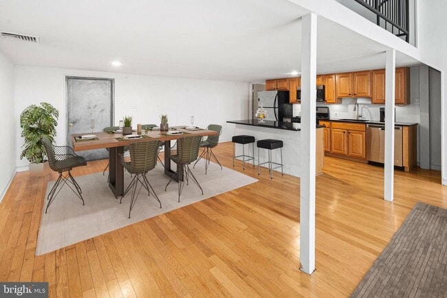 Building Photo - 810 N Hancock St