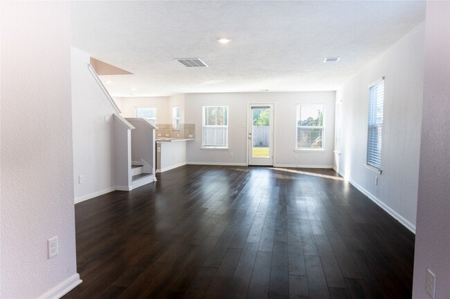 Building Photo - 623 Ash Mill Dr