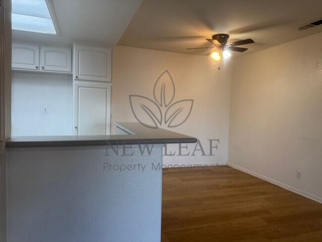 Foto del edificio - 42140 Lyndie Ln