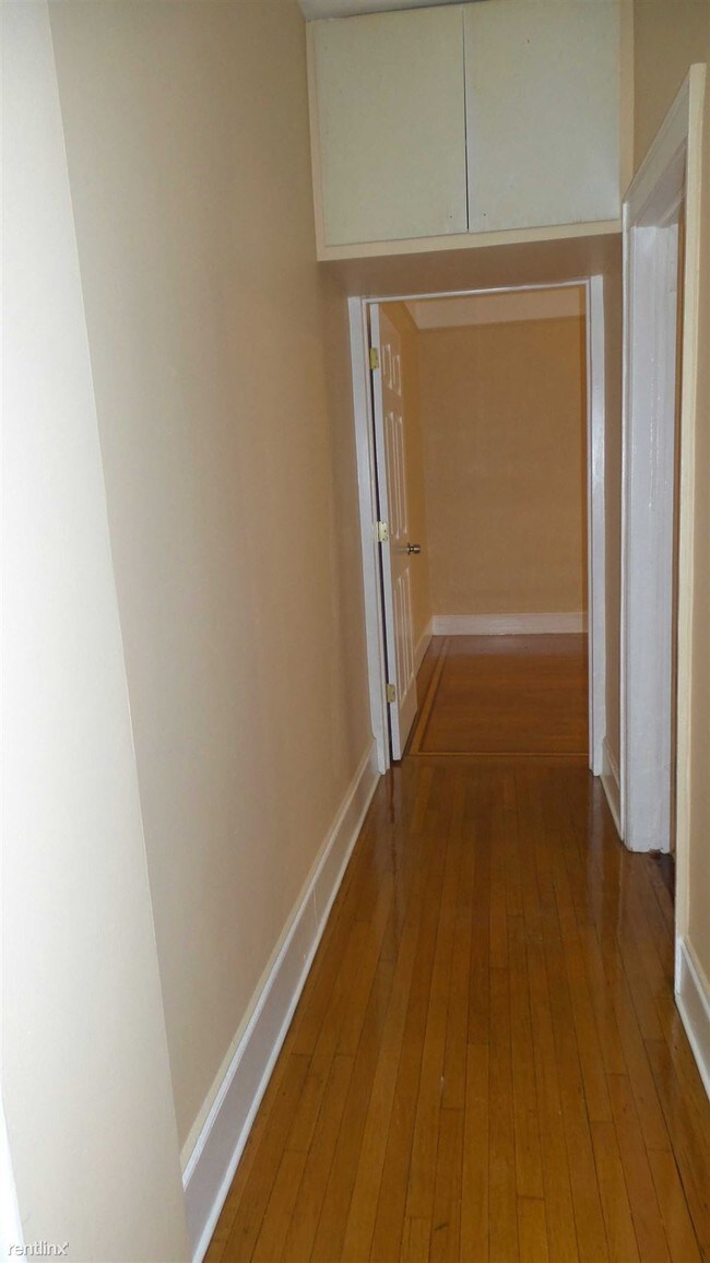 Foto del edificio - 10205 86th Ave