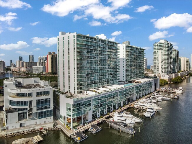Foto del edificio - 400 Sunny Isles Blvd