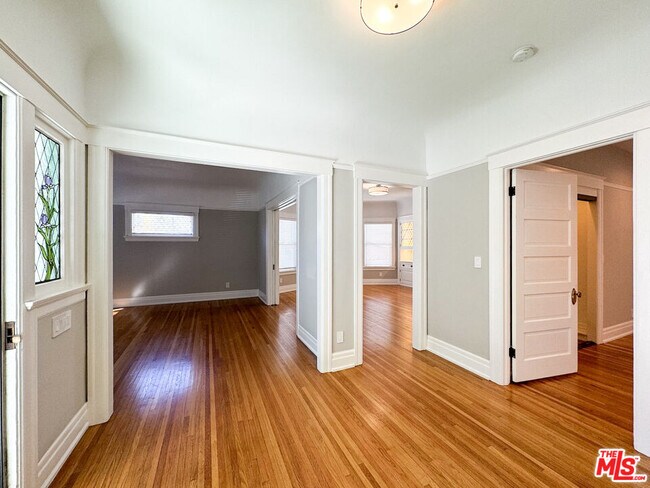 Foto del edificio - 922 W Kensington Rd