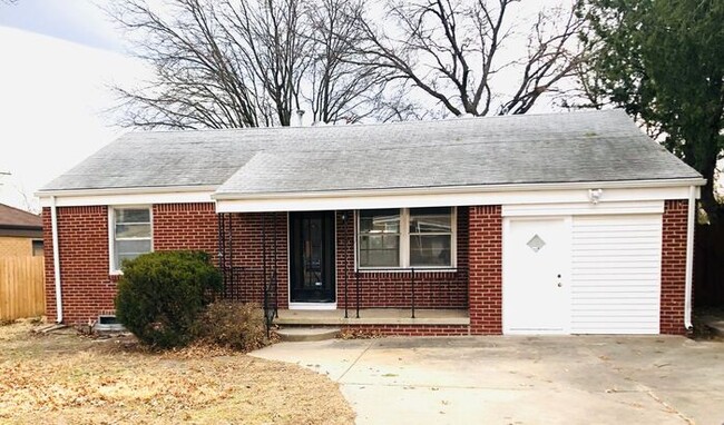 Building Photo - 3 bed, 2 bath home with Basement!