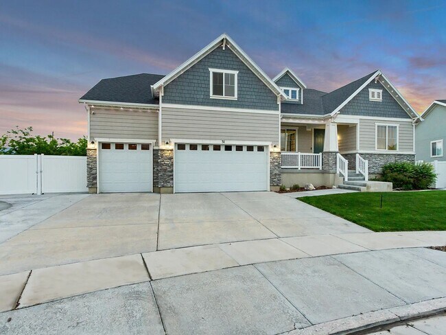 Foto del edificio - 3 Bedroom 2.5 Bathroom Home in Lehi!