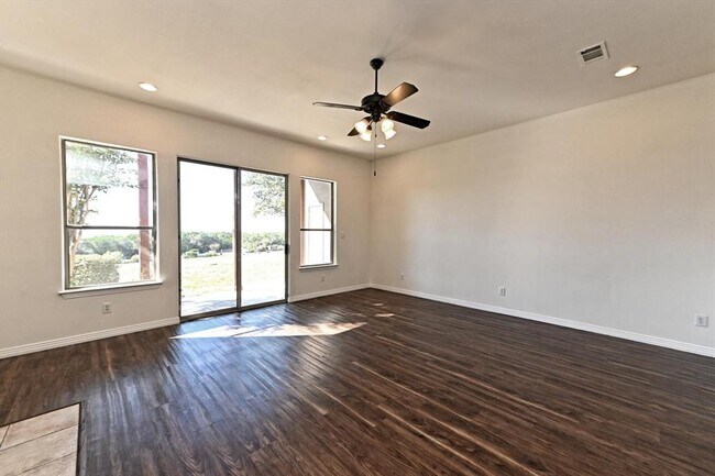 Foto del edificio - 4307 Eck Ln