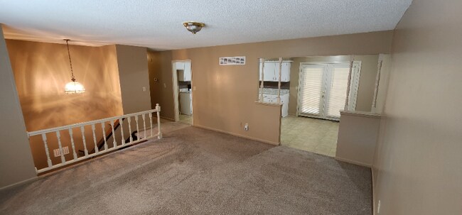 Building Photo - 200 SW Keystone Dr