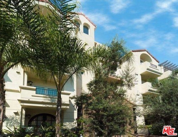 Building Photo - 1135 Rexford Dr