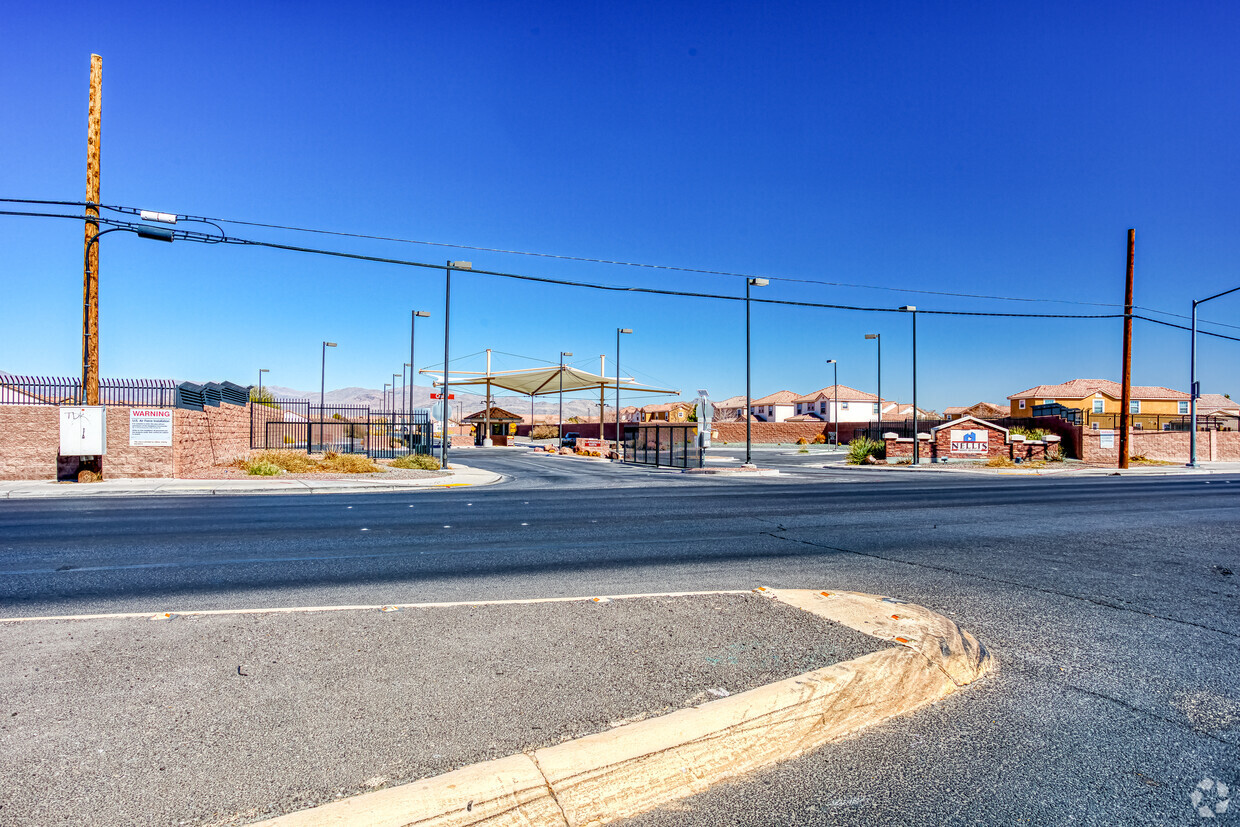 Foto del edificio - Nellis Family Housing