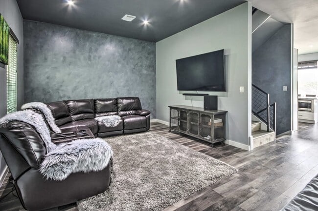 Building Photo - 3419 Rawley St