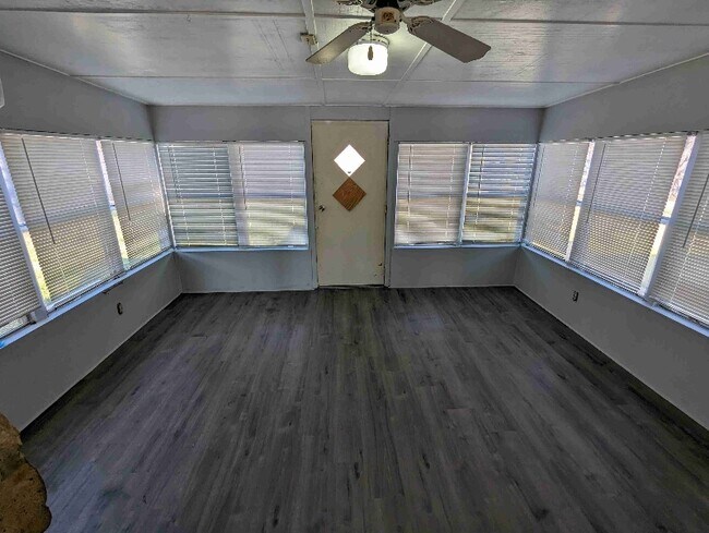 Building Photo - 8808 Airline Terrace