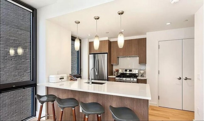 Building Photo - 1 bedroom in Long Island City NY 11101