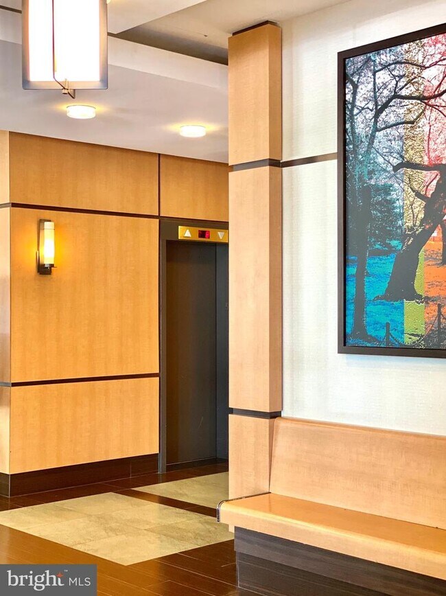 309 Yoakum Pkwy Unit 312, Alexandria, VA 22304 Condo for Rent in