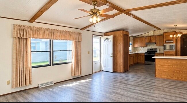 Foto del edificio - 2100 S Scott Blvd