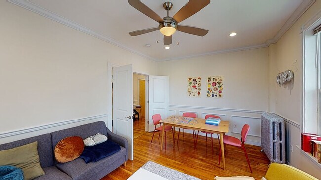 Foto del edificio - 12 Glenville Ave
