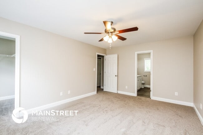 Building Photo - 2155 Charles Towne Ct