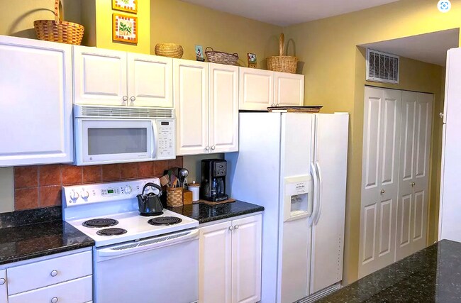 Foto del edificio - Practical 1564 Sqft. Condo in Kent