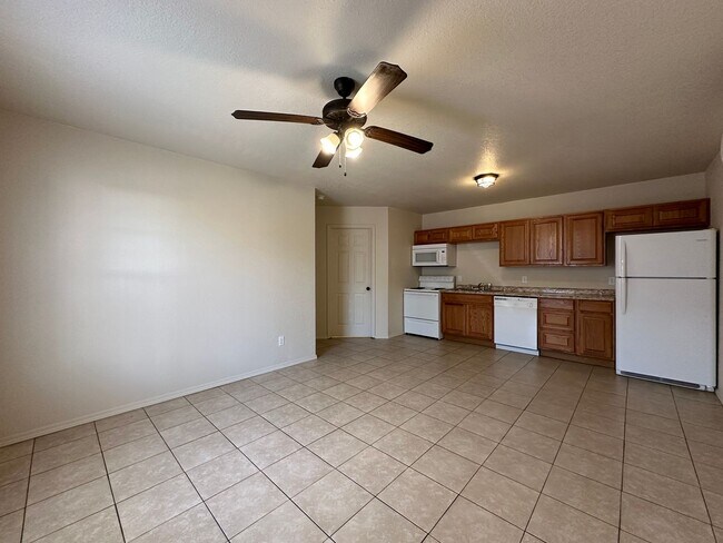 Foto del edificio - 2111 N.13th Street-B