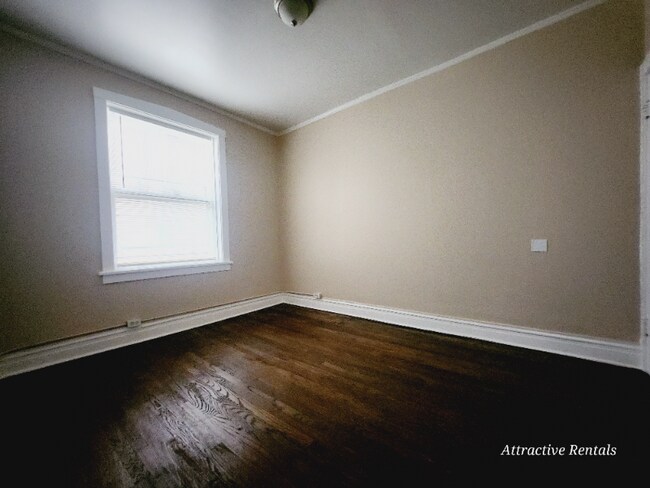 Foto del edificio - 1156 S Mason Ave