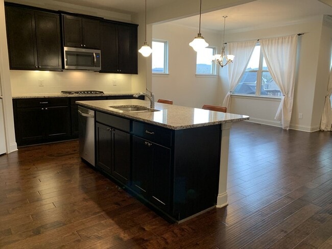 Building Photo - Four Bedroom in Williamson County